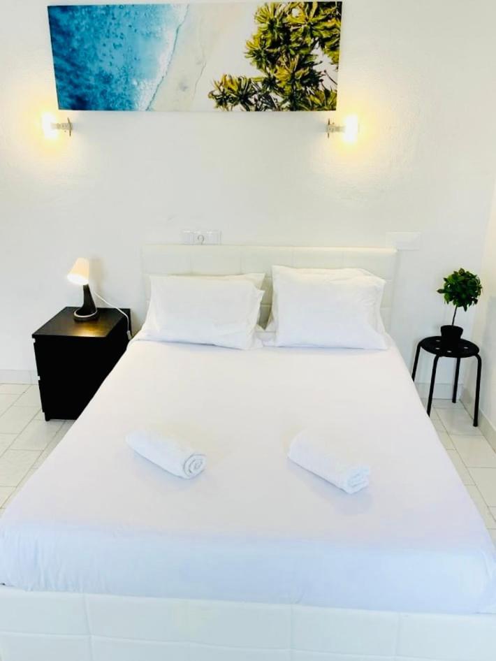 Central Atlantic Beach Guesthouse Costa de Caparica Eksteriør bilde